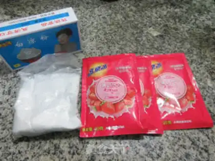Make Strawberry fruit cream step 0