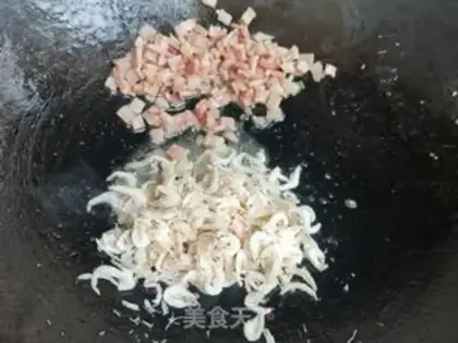 Make Bacon pepper paste fried eggs step 9
