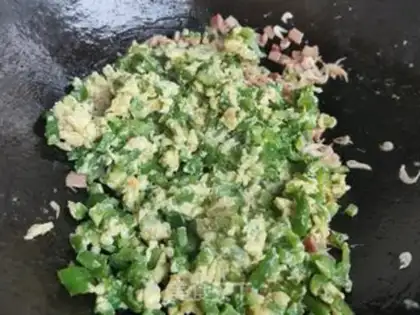 Make Bacon pepper paste fried eggs step 10