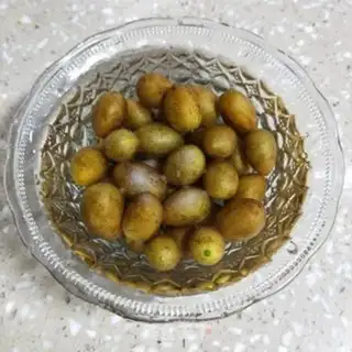 Make A yellow fruit bee step 1