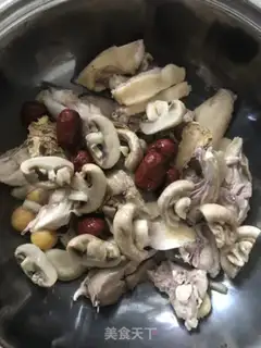 Make Mushroom chicken soup step 3