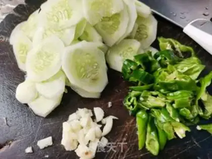 Make cucumber chops step 0