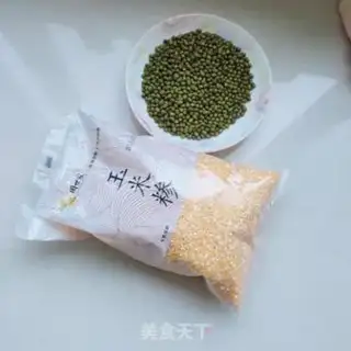 Make Corn sprouts, green bean congee step 0