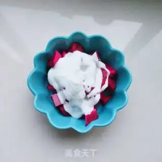 Make raisin and dragon nuts and yogurt step 2