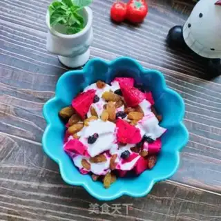 Make raisin and dragon nuts and yogurt step 4