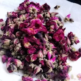 Make Rose-covered tea step 1