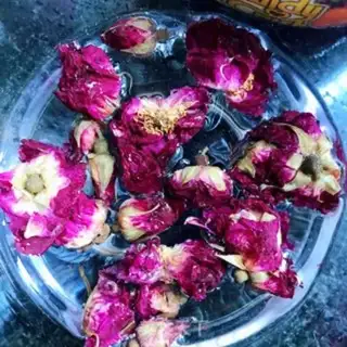 Make Rose-covered tea step 2