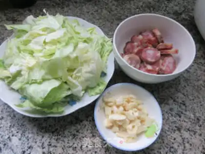Make Sausage-covered carbs, iron stick powder step 1