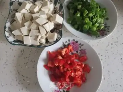 Make Little onion tofu fried eggs step 2