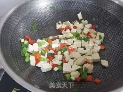 Make Little onion tofu fried eggs step 5