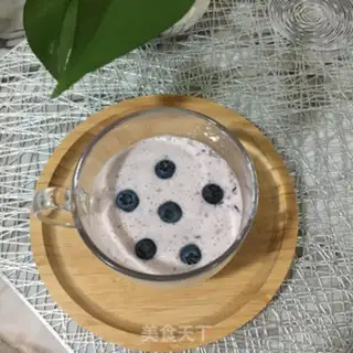 Make Blueberry yogurt cup step 5