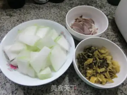 Make A pickled goose and a fried melon step 0