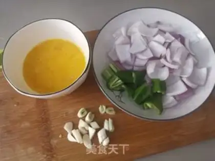 Make Onion fried eggs step 0