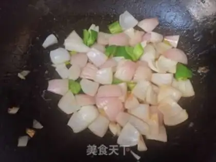 Make Onion fried eggs step 3