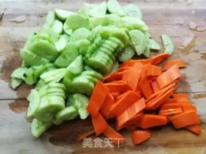 Make Cucumber makes carrots step 0