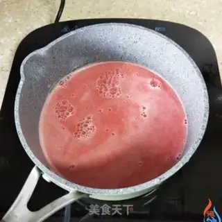 Make Watermelon freezes on milk step 4