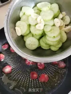 Make cucumber sausage step 4