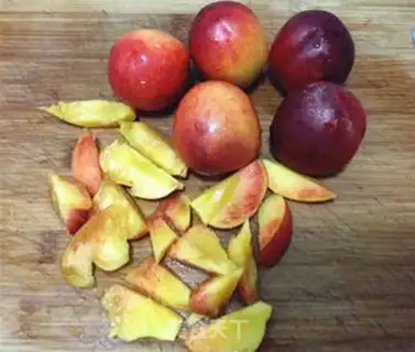 Make Peach honey juice step 1