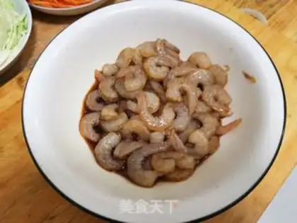 Make Five-shrimp noodles step 5