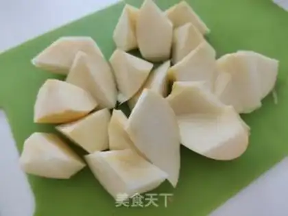 Make Apple cinnamon rose tea step 1