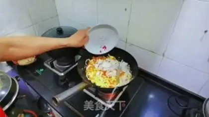 Make Five-shrimp noodles step 10