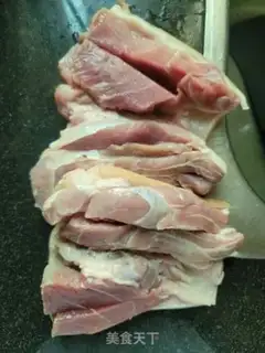 Make Burning pork elbows step 0