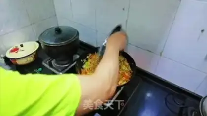 Make Five-shrimp noodles step 15