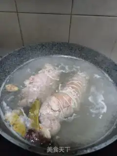 Make Burning pork elbows step 4