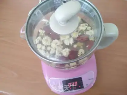 Make Yellow chrysanthemum tea step 6