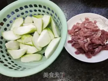 Make Scrawny melon soup step 0
