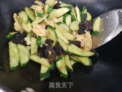 Make cucumber-mucked eggs step 5