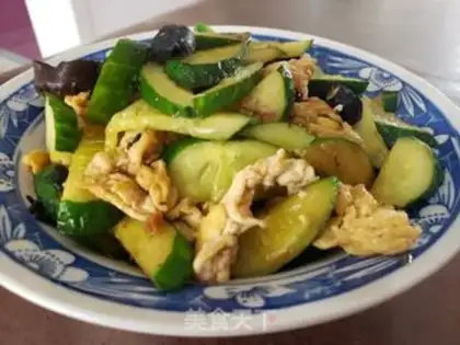 Make cucumber-mucked eggs step 7