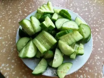 Make Honey cucumber juice step 1