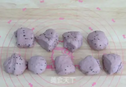Make Red sesame ball step 6