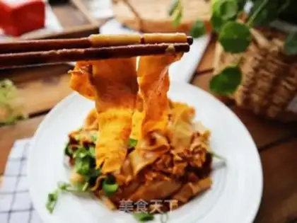 Make Egg sauce with wide noodles step 0