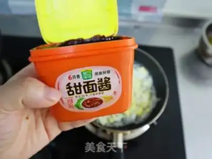 Make Egg sauce with wide noodles step 3