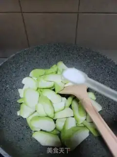 Make Egg-crawling melon soup step 3