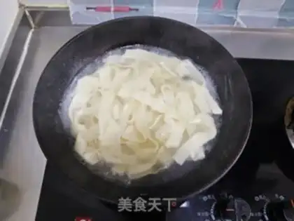 Make Egg sauce with wide noodles step 6