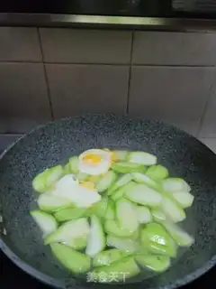 Make Egg-crawling melon soup step 5