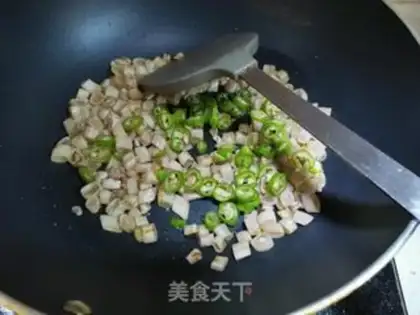 Make The green peppers and the beans step 7