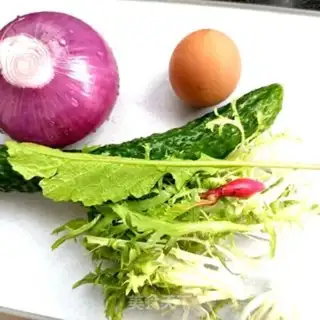 Make Pyramid egg salad step 1