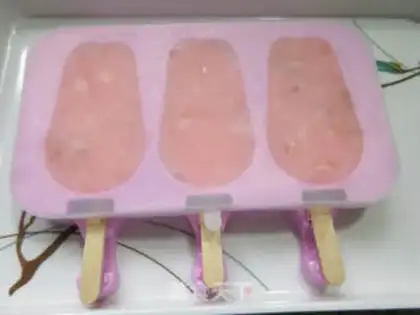 Make Strawberry jelly bar ice step 6