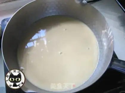 Make Coconut horse hoof cake step 2