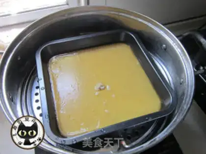 Make Coconut horse hoof cake step 4