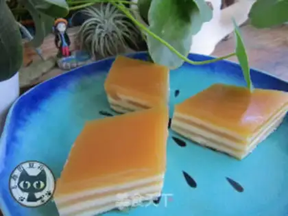 Make Coconut horse hoof cake step 5