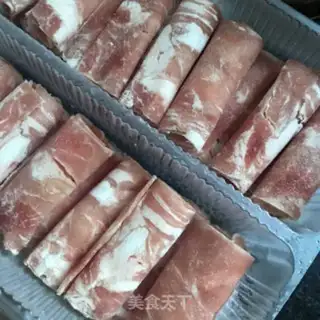 Make Spicy beef roll stew step 1