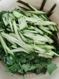 Make A cucumber in the cold sea step 4