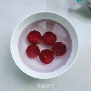 Make Yang Mei Juice step 1