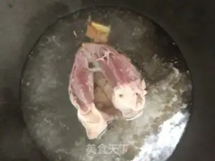 Make The broccoli scratches the heart of a pig step 2