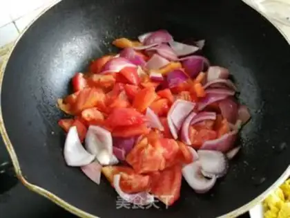 Make Tomato onion fried goose eggs step 4